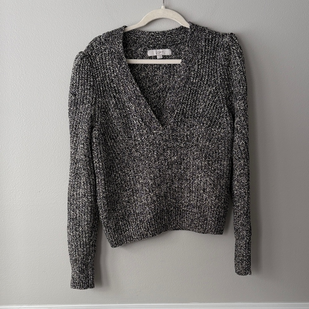 Women's Loft Gray V Neck Long Sleeve Sweater With Puffy Shoulders